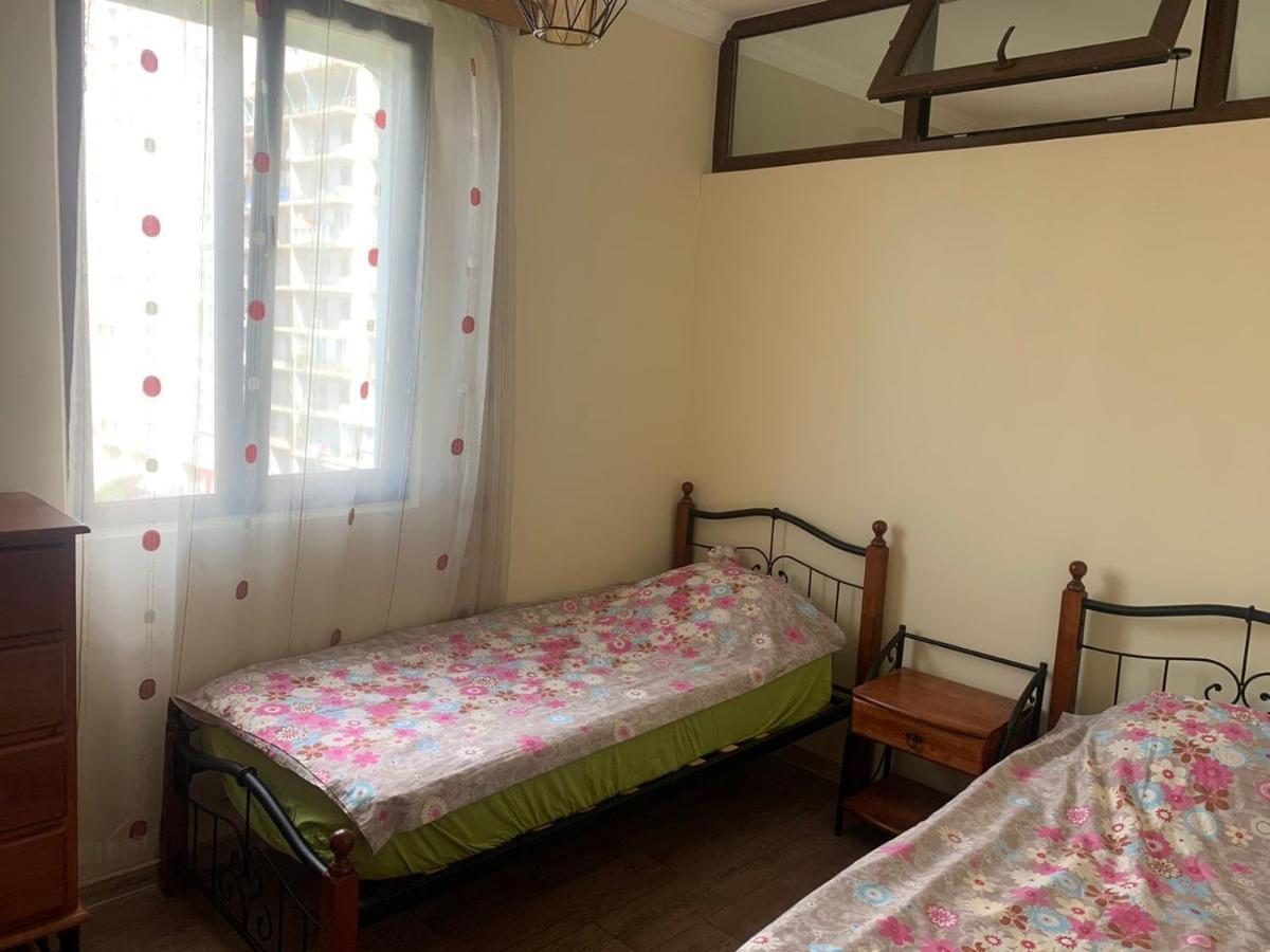 Big, Comfortable Apartment In Batumi Near The Sea Esterno foto
