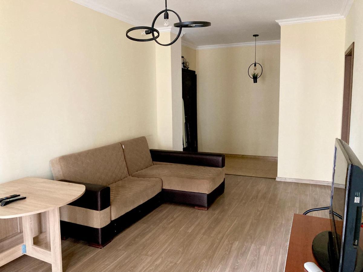 Big, Comfortable Apartment In Batumi Near The Sea Esterno foto