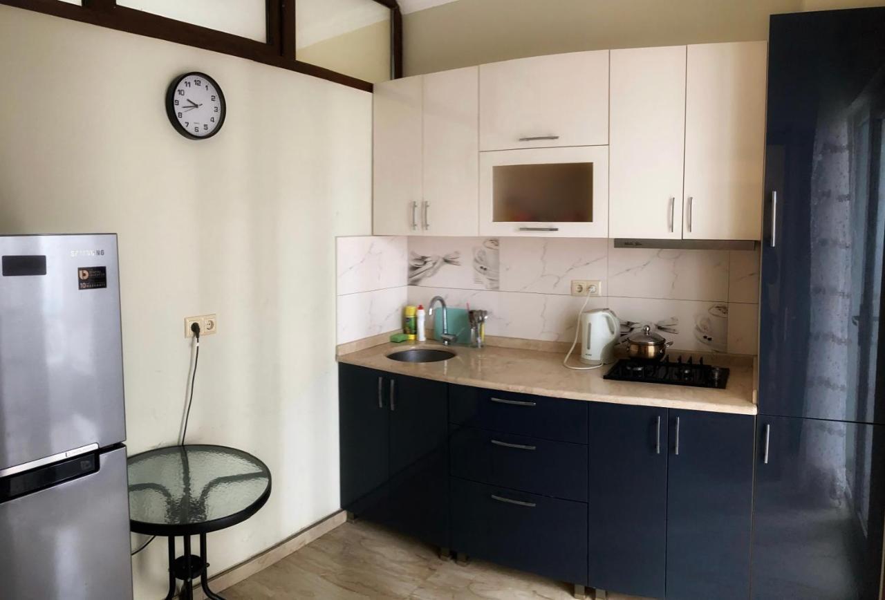Big, Comfortable Apartment In Batumi Near The Sea Esterno foto