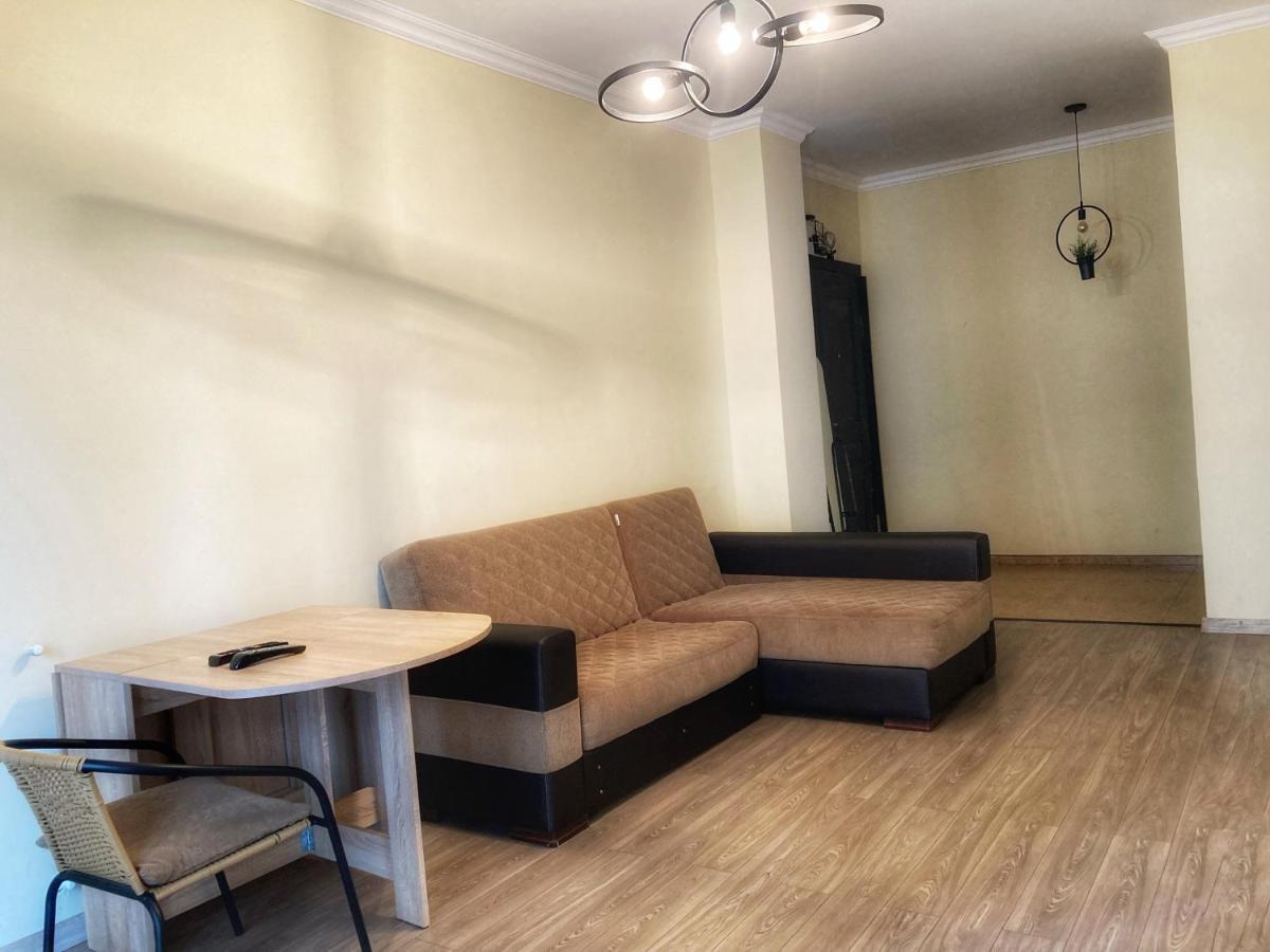 Big, Comfortable Apartment In Batumi Near The Sea Esterno foto